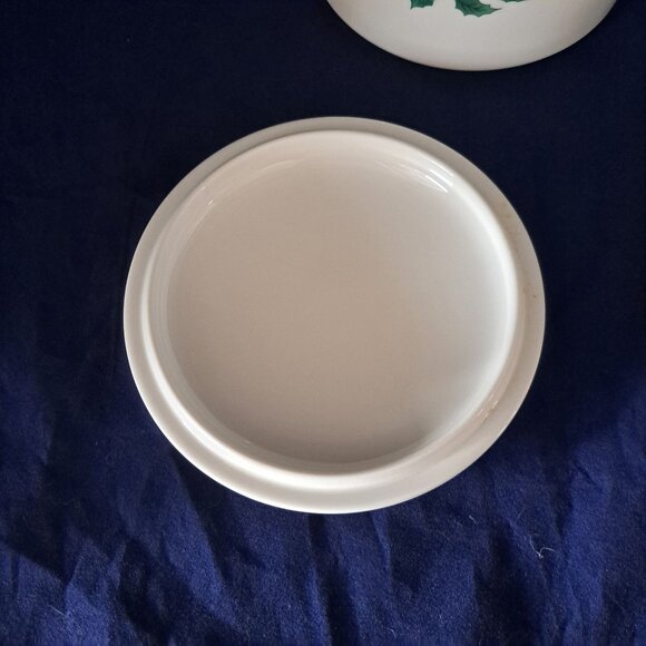 Mikasa Christmas Magic Porcelain Trinket Box With Seasonal Lid Art - Picture 4 of 11